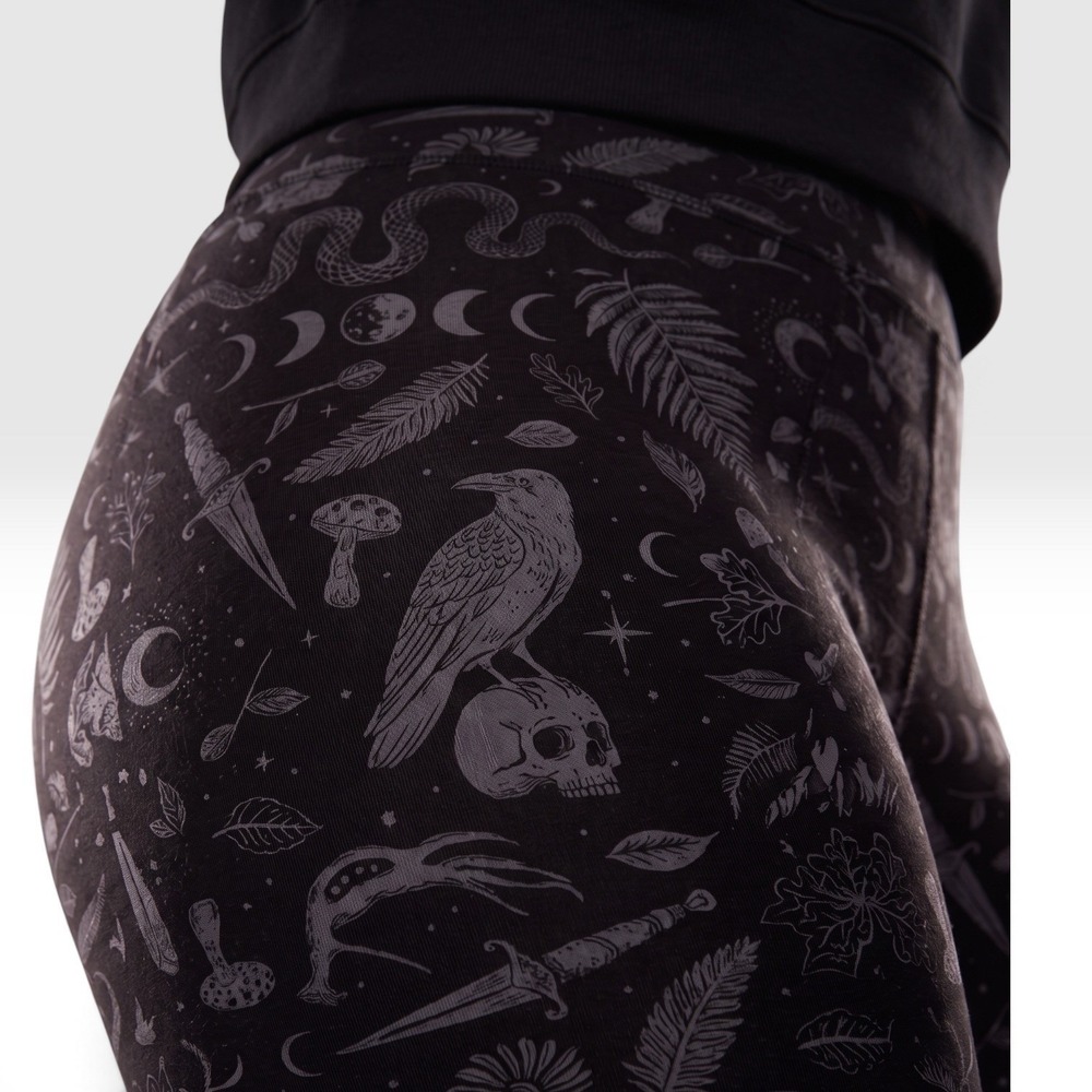 TORRID Nightfall "Everything Witchy" Legging Snakes Skulls Crows Daggers Size 2X